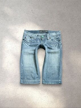 Chevignon Girl’s Division Cyber Y2K Whiskered Low Rise Denim Capris